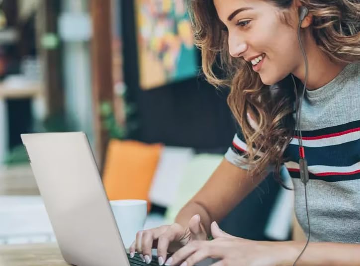 Lenovo - 2023 - IdeaPad 3i - Essential Laptop Computer - Intel Core i3-1115G4 11th Gen - 15.6" FHD Touchscreen Display - 20GB Memory - 1TB Storage - Windows 11 - Arctic Grey - W/GaLiMu